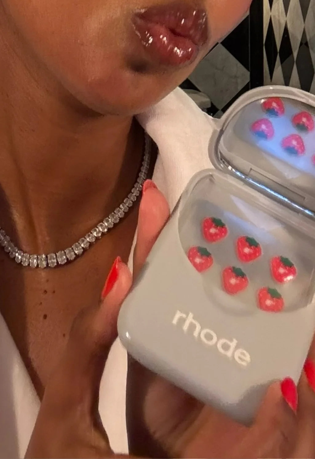 Rhode The spot case